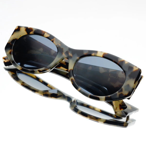 Layla Oval Sunglasses - Gray Tortoise