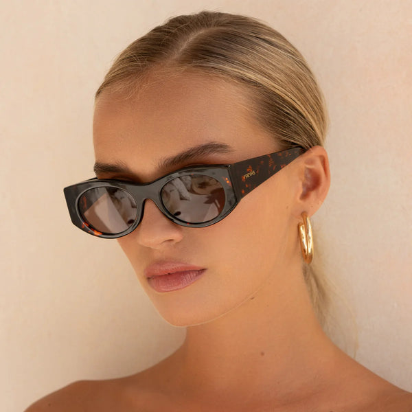 Layla Oval Sunglasses - Brown Tortoise