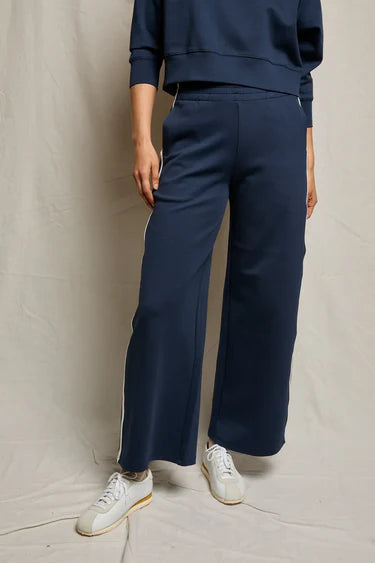 Mikos Travel Wide Leg Pant - Navy