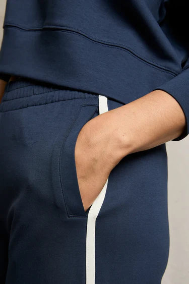 Mikos Travel Wide Leg Pant - Navy