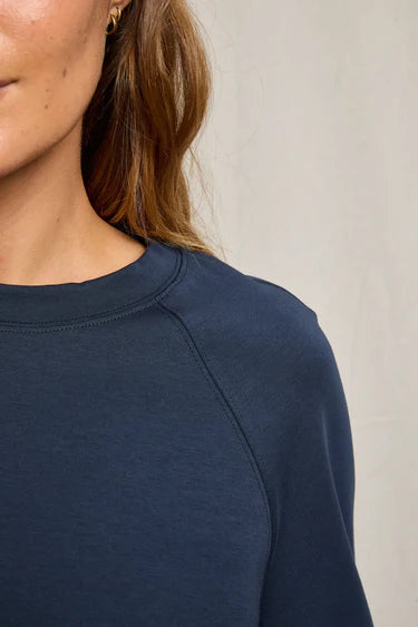 Nell Travel Raglan Sweatshirt - Navy