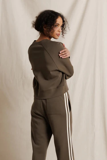 Nell Travel Raglan Sweatshirt - Dark Olive
