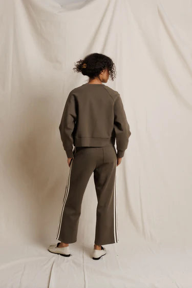 Nell Travel Raglan Sweatshirt - Dark Olive