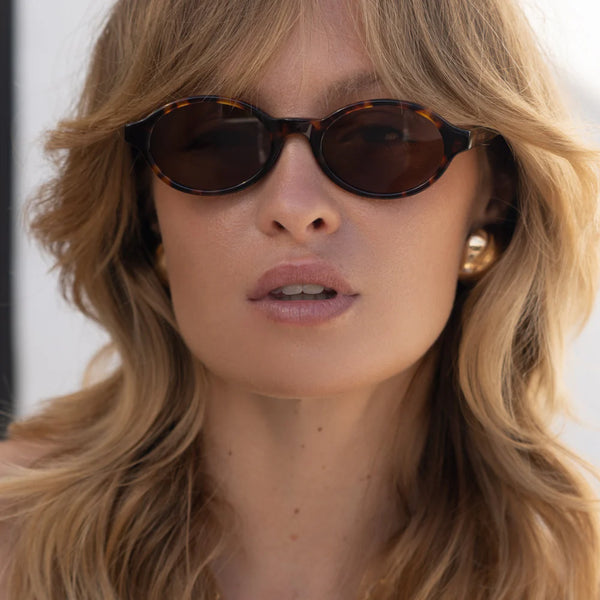 Zoe - Tortoise/Brown