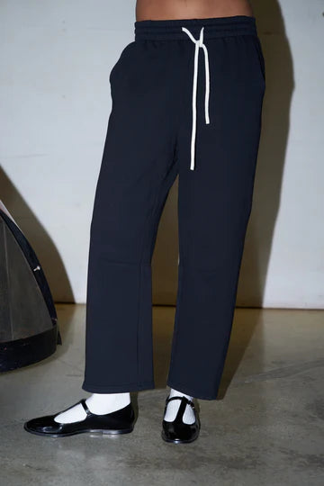 Fallon Fleece Barrel Leg Sweatpants - True Black