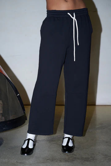 Fallon Fleece Barrel Leg Sweatpants - True Black